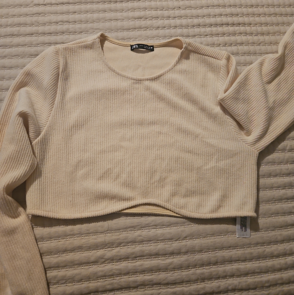 Zara Cream Ribbed Crewneck Long-Sleeve Crop Top
